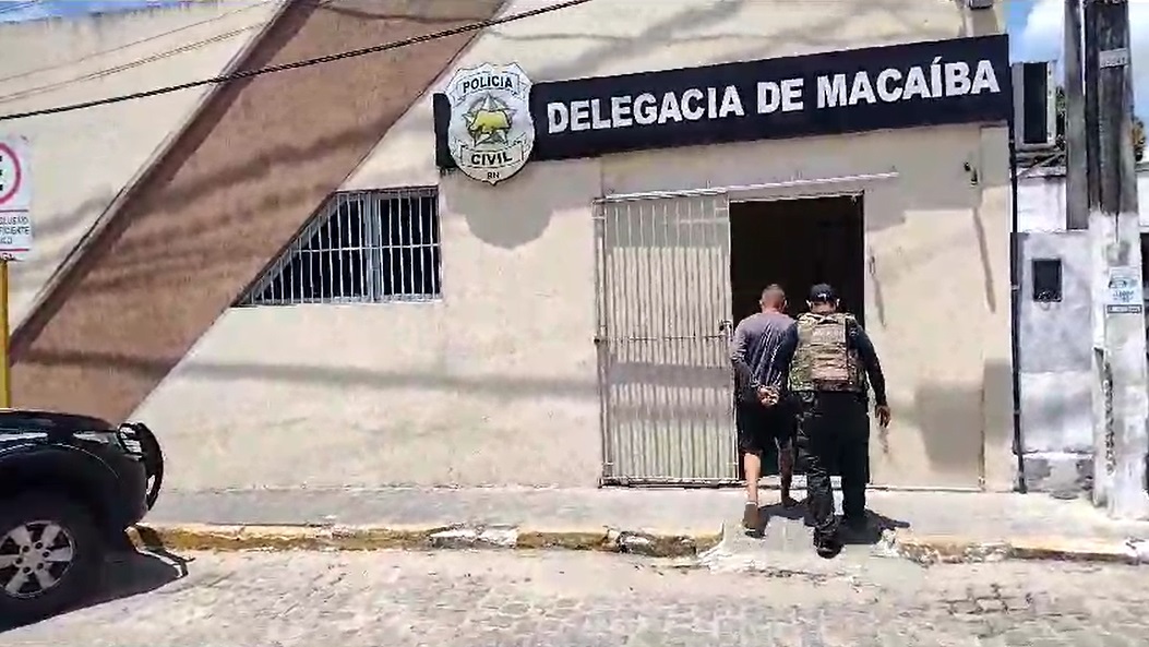 Homem é preso por furto de energia e posse ilegal de arma de fogo na Grande Natal