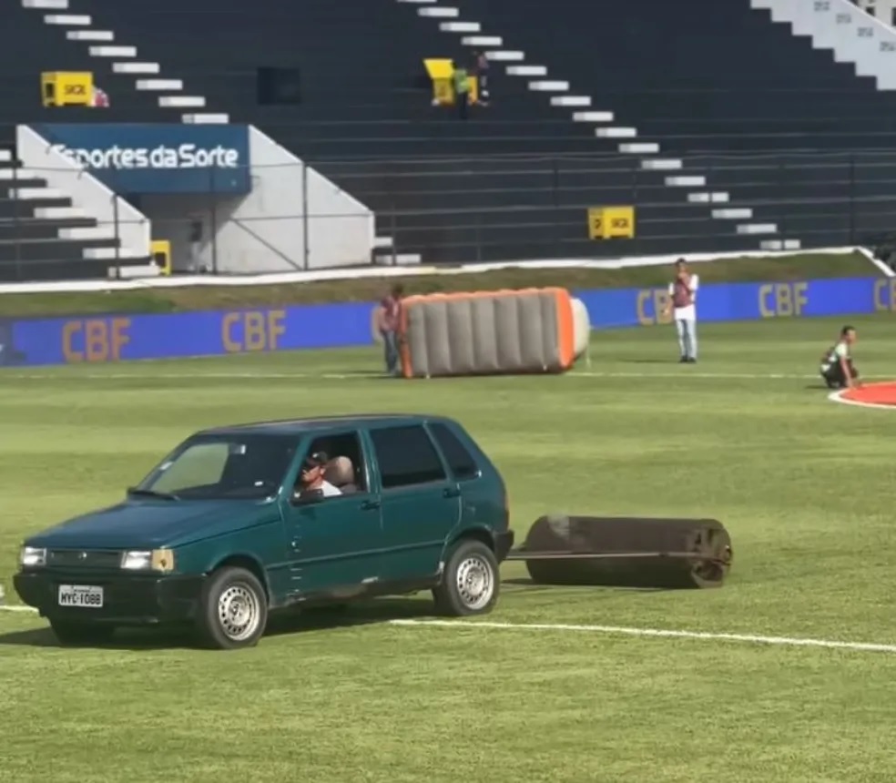 VÍDEO: "Tapetinho" do Frasqueirão tem cuidado especial com carro popular e vídeo viraliza