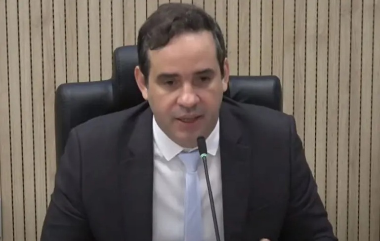 Após suspensão de cirurgias em hospitais, secretário diz que 'dívida com fornecedores é o que mais preocupa governo'