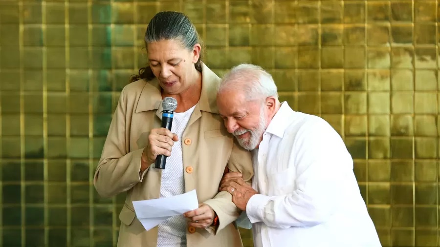 'Tristeza e consternação', diz gestão de Ana Moser após saída da ministra