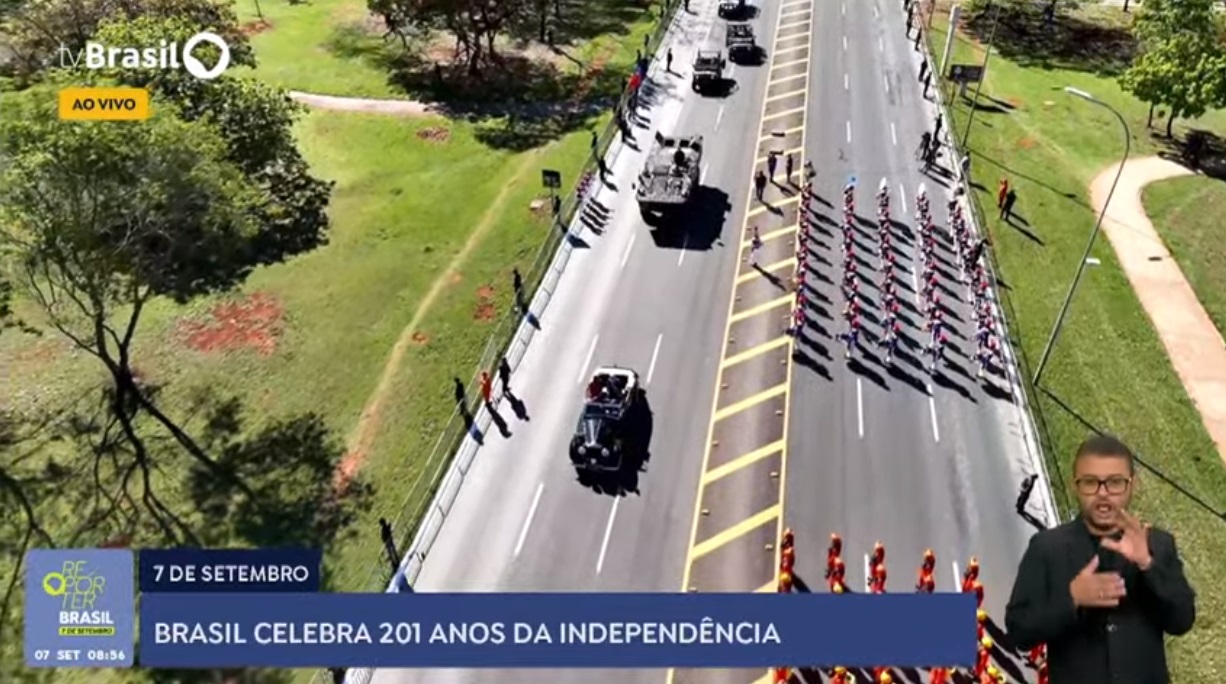VÍDEO: Lula faz desfile para ruas esvaziadas em Brasília; ASSISTA