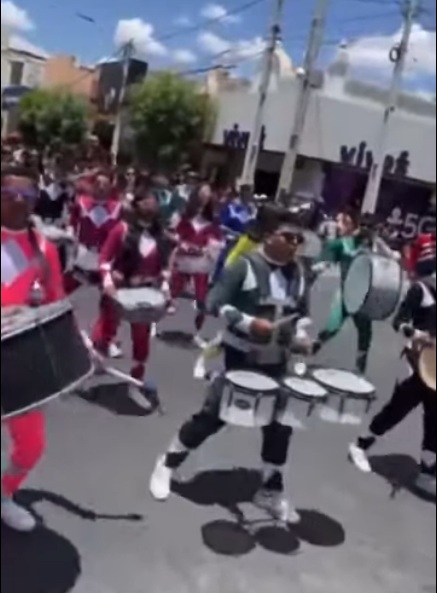 VÍDEO: Banda de Power Rangers "salva" desfile cívico-militar em cidade do RN e viraliza nas redes