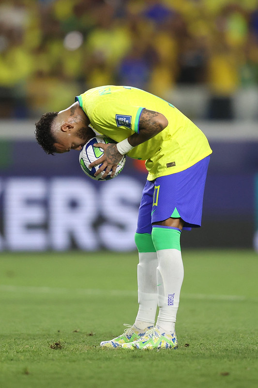 Goleiro de gol histórico de Neymar revela confidência do astro após recorde