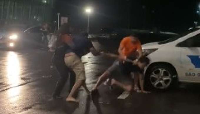 Motorista de aplicativo apanha em aeroporto de Natal após diferença no preço da corrida