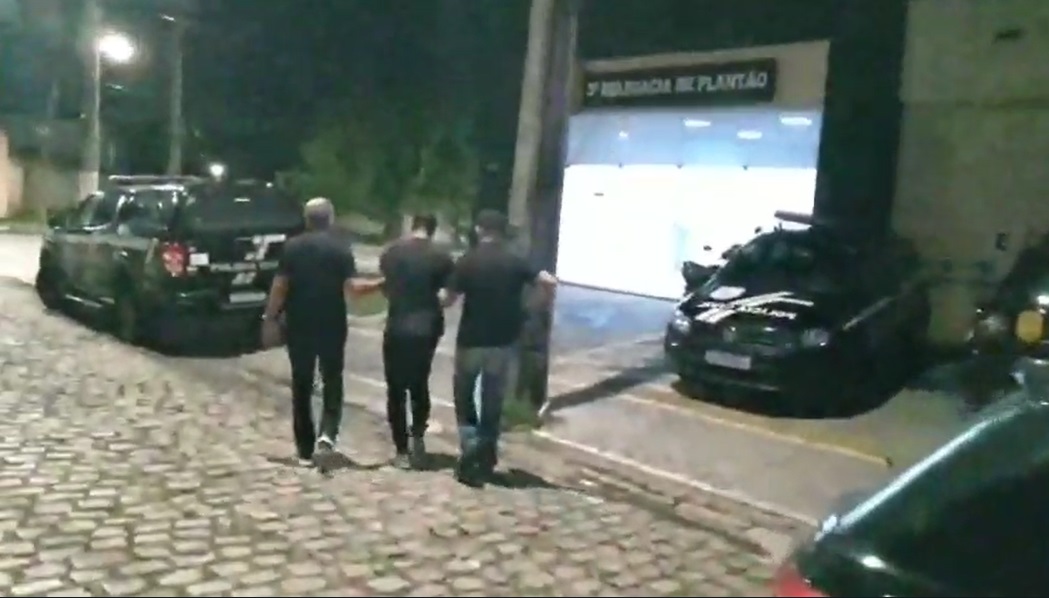 Polícia Civil prende homem por ameaçar filha de morte e ex-companheira em Parnamirim