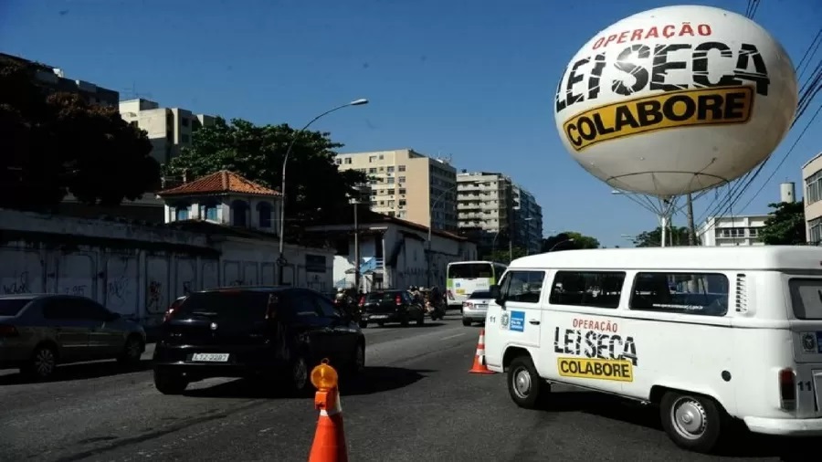 Como você pode ser pego pelo bafômetro mesmo sem ter ingerido álcool; confira
