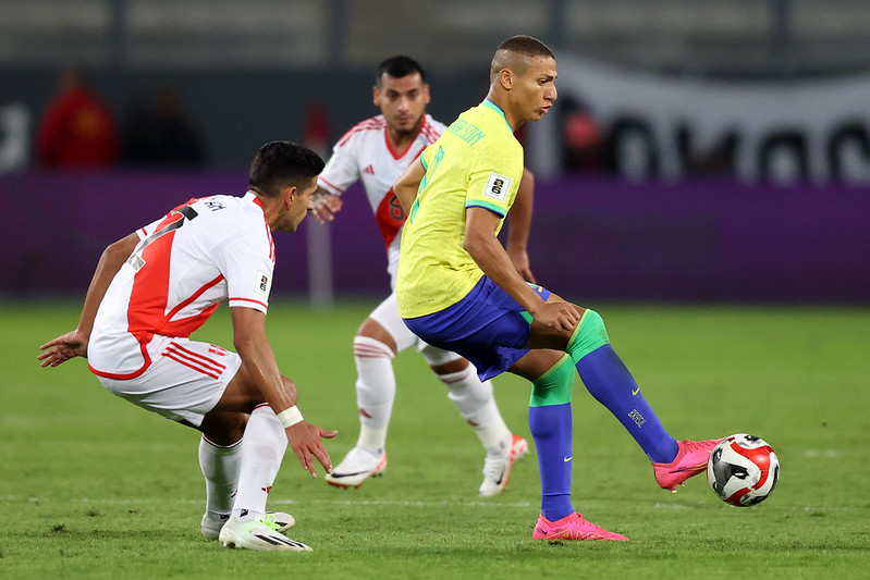 Richarlison quer ajuda psicológica e revela problemas: "Pessoas que só estavam de olho no meu dinheiro"