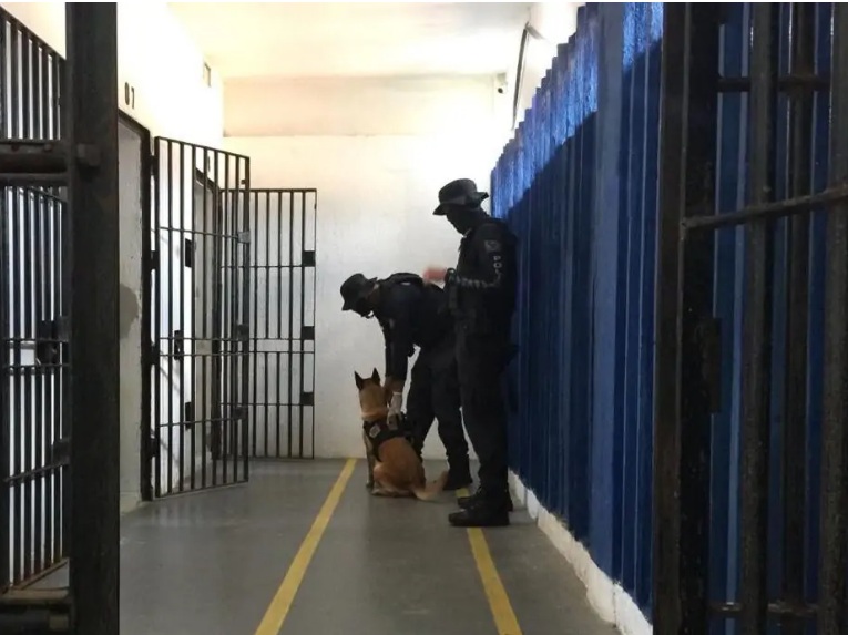 Justiça dá 10 dias para Governo do RN explicar remoção de policiais penais após MP denunciar possível assédio moral