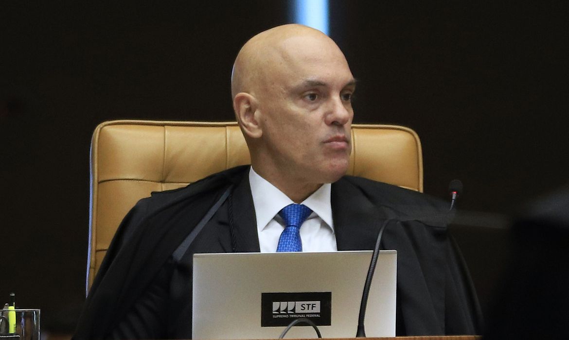 Moraes vota pela condenação de primeiro réu dos atos golpistas a 17 anos de prisão