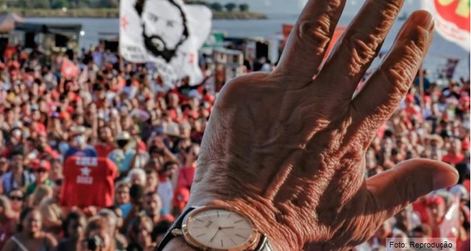 Lula também ficou com presentes de luxo