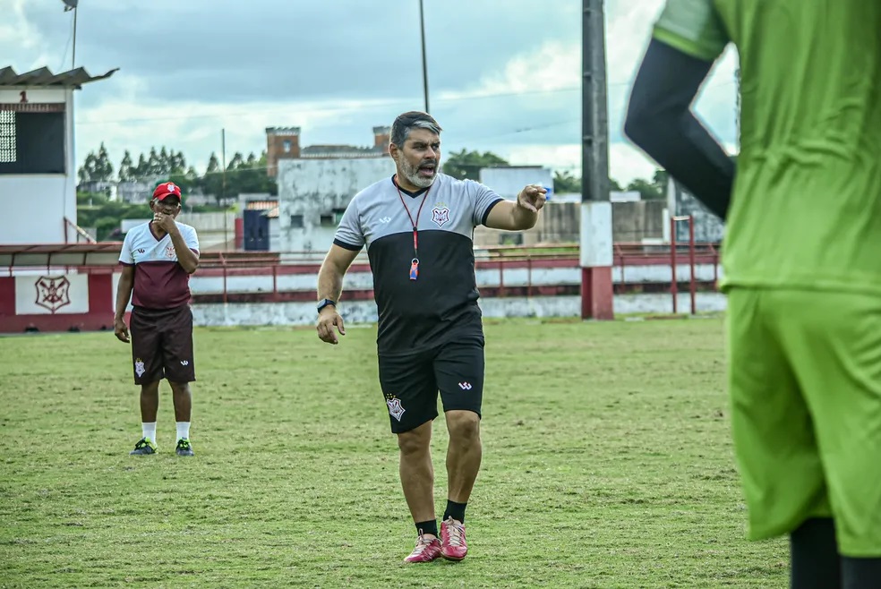 Campeão nacional pelo América-RN, Leandro Sena é anunciado por clube nordestino