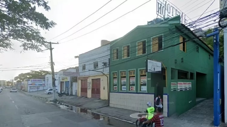 Polícia apura emboscada a duas turistas mortas em quarto de hotel