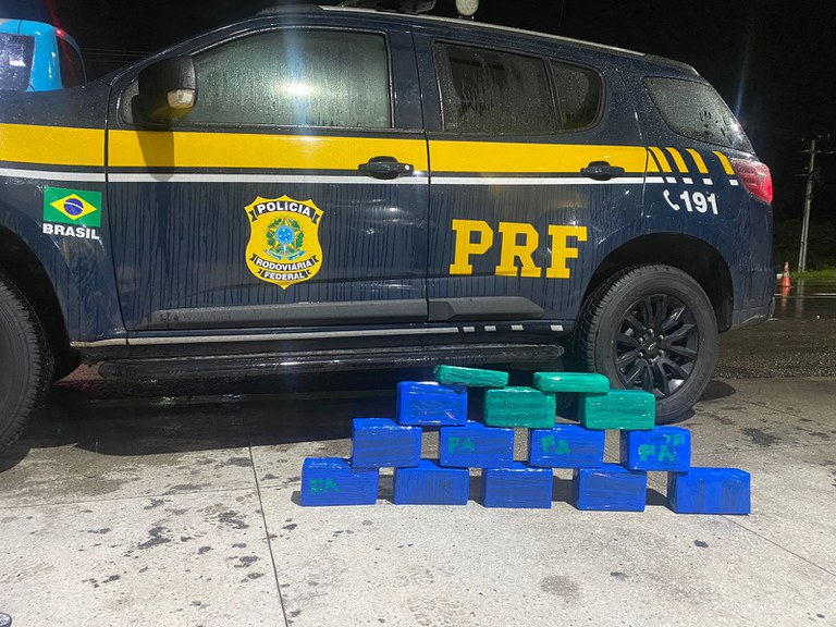 PRF apreende carga de droga avaliada em mais de R$ 4,5 milhões e prende duas mulheres na Grande Natal