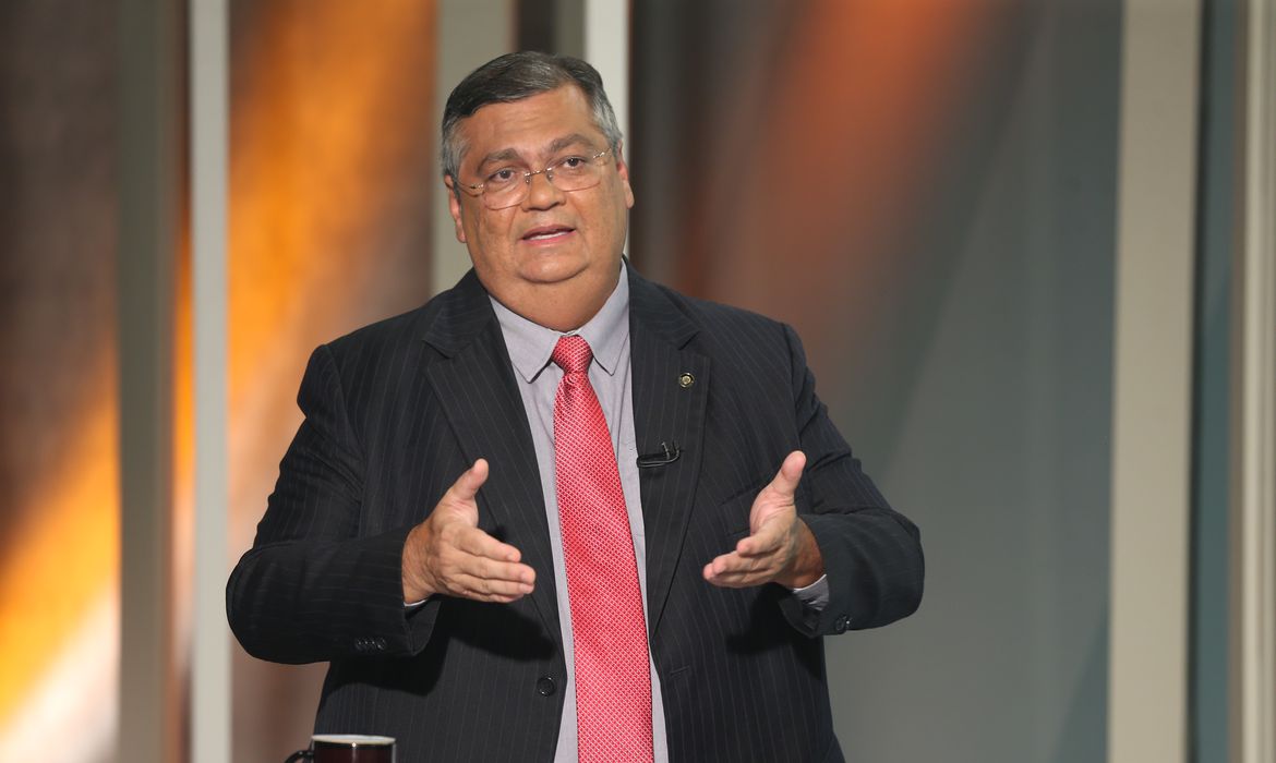 Comissão da Câmara aprova convite para ouvir Flávio Dino