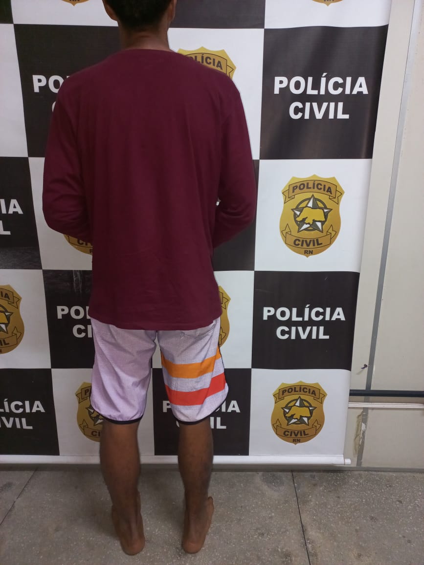 Polícia Civil prende homem envolvido em roubo a grupo de turistas em Natal