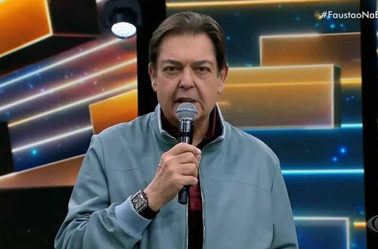 Faustão volta a ser internado 10 dias após receber alta de transplante