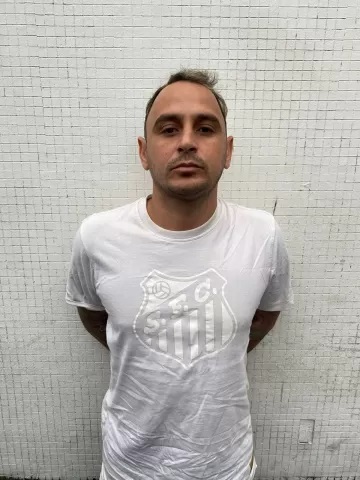 Líder do PCC no tráfico internacional é preso com R$ 35 mil no litoral