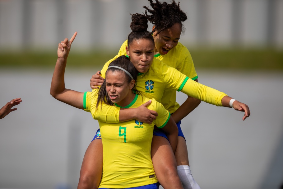 Atacante potiguar é destaque em título da Seleção Brasileira Feminina