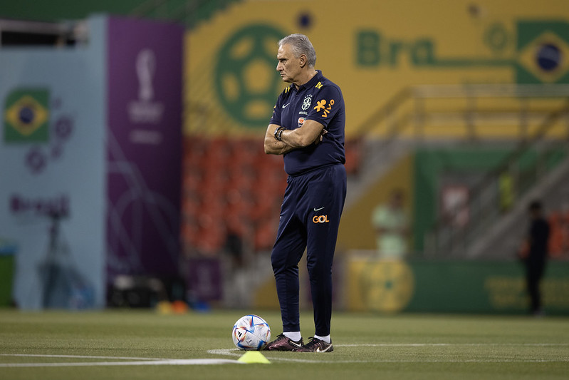 Tite ganha força nos bastidores, e Flamengo abre contatos para contratar técnico