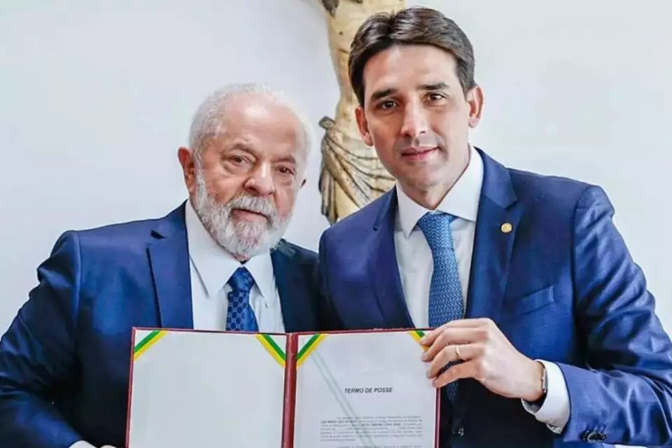 Republicanos desmente apoio a Lula e deixa ministro na mão