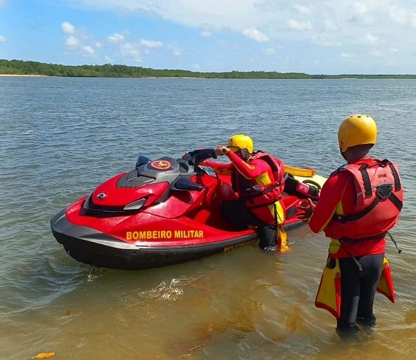 Corpo de jovem desaparecido após canoa virar é encontrado na Praia da Barrinha no RN