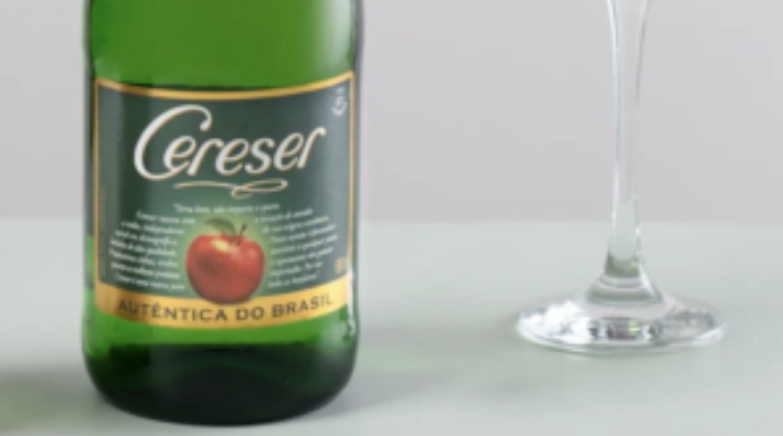 Anvisa manda recolher e suspende venda de 28 lotes da Sidra Cereser que podem conter vidro