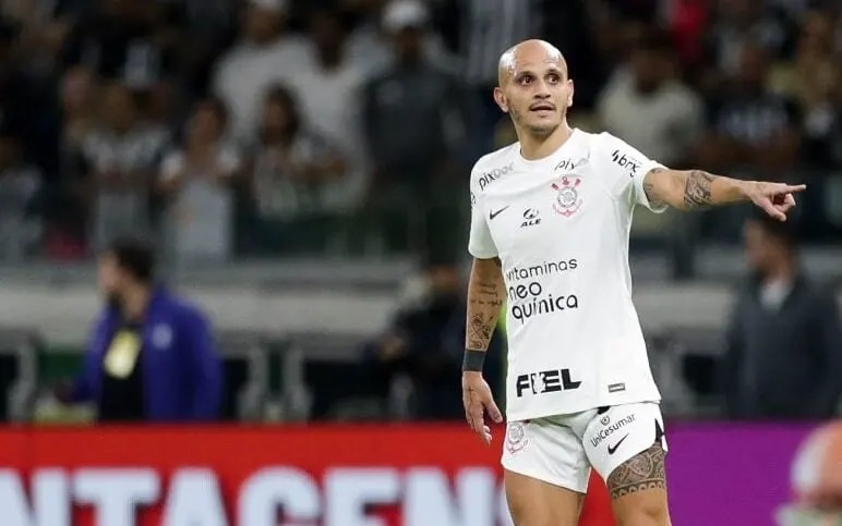 VÍDEO: Ídolo do Corinthians admite possibilidade de aposentadoria no fim do ano