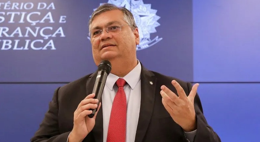 Dino determina que PF acompanhe investigação da execução de médicos no Rio