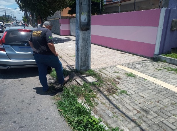 Fiscais da Semurb notificam estabelecimento comercial por ligação clandestina em Lagoa Nova