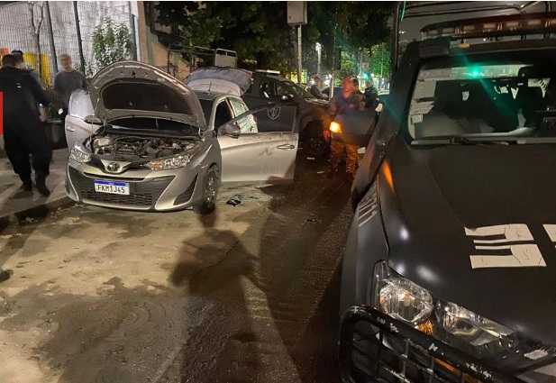 Polícia encontra em carro corpos de supostos assassinos de médicos no Rio