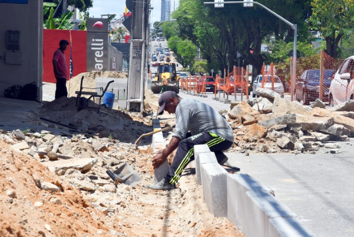 Obras de melhorias e acessibilidade nas calçadas de Natal atingem 40% de execução