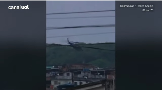 VÍDEO: Helicópteros da polícia são atingidos por tiros e fazem pouso forçado durante operação no Rio