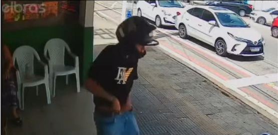 VÍDEO: Mercado vizinho a rádio 96 FM é assaltado em plena luz do dia em Natal