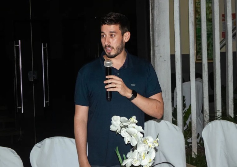 Prefeito do RN reduz próprio salário, do vice e dos secretários para tentar conter crise financeira