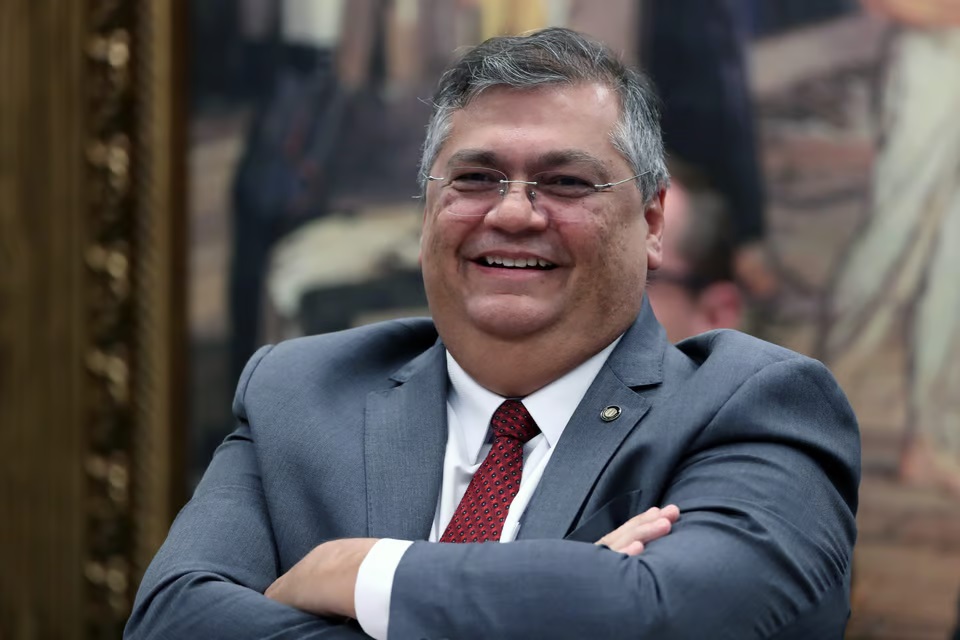 Dino falta a sessão da comissão de segurança e oposição reage