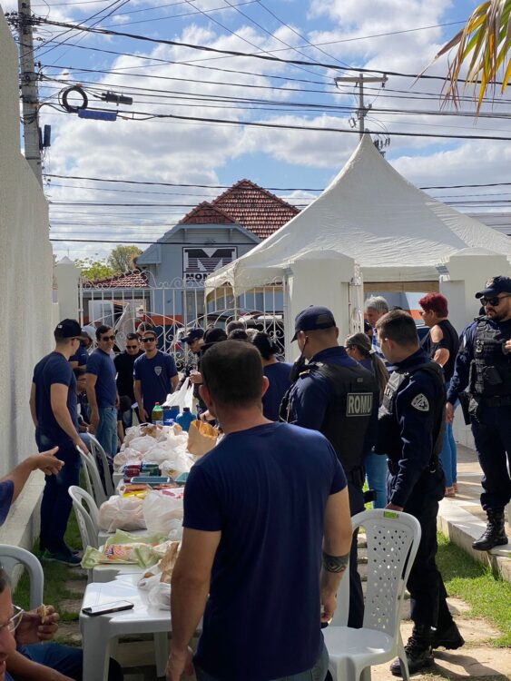 VÍDEO: Guardas municipais fazem protesto contra prefeito de Mossoró dentro do Palácio da Resistência