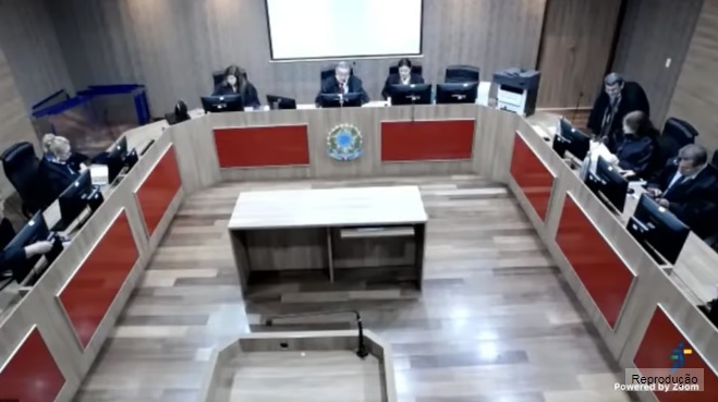 VÍDEO: Desembargador diz que 'gravidez não é doença' após advogada faltar audiência para dar à luz