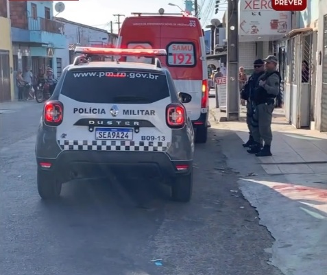 Homem é baleado em plena luz do dia na Zona Oeste de Natal