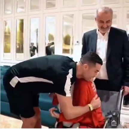 Cristiano Ronaldo pode ser punido com 100 chibatadas por beijo em iraniana; entenda