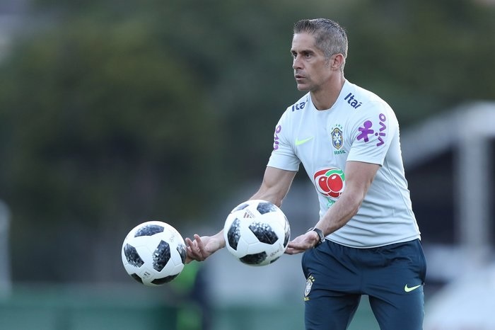 Técnico brasileiro está próximo de fazer história nas Eliminatórias da Eurocopa