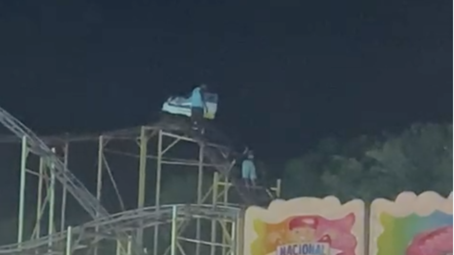 Montanha-russa quebra na Festa do Boi e pessoas são retiradas do brinquedo