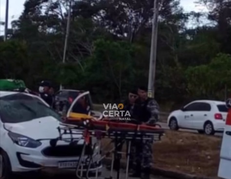 VÍDEO: Mulher fica ferida após capotamento no prolongamento da Prudente de Morais
