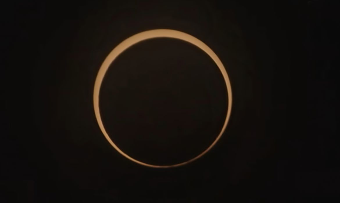 Após observar eclipse sem proteção, mulher do RN desenvolve lesão no olho