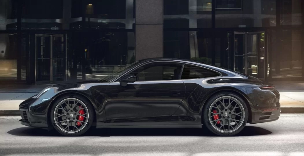 Senador compra Porsche de R$ 1,2 milhão