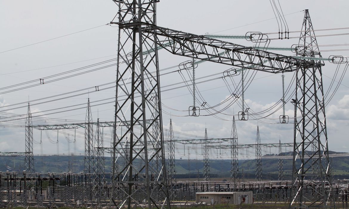 Lula quer acelerar importação de energia da Venezuela para Roraima