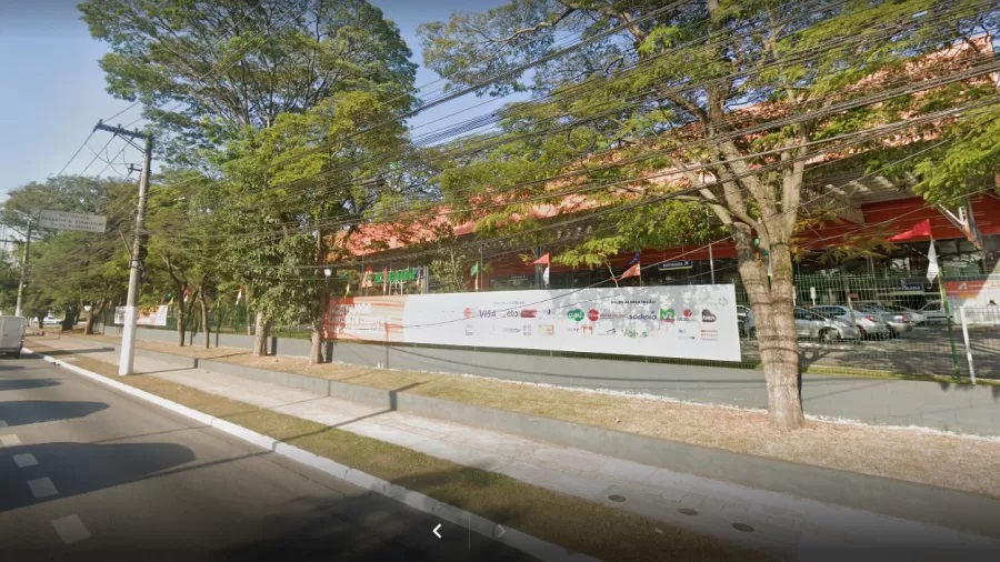 Homem é espancado e morre em banheiro de supermercado