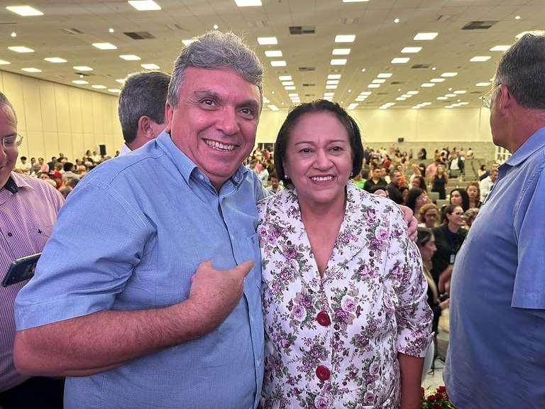 Prefeito do RN que expulsou PM da cidade votou em Fátima Bezerra