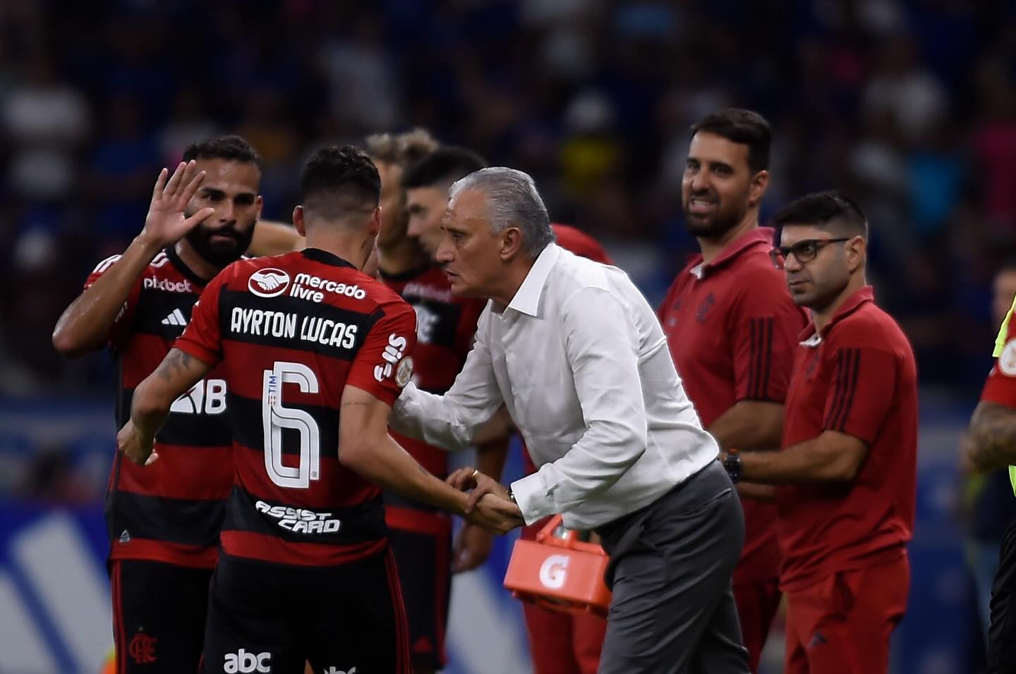 Na frustrante derrota do Flamengo contra o Grêmio, Tite culpa jogadores: 'Time sentiu os gols'