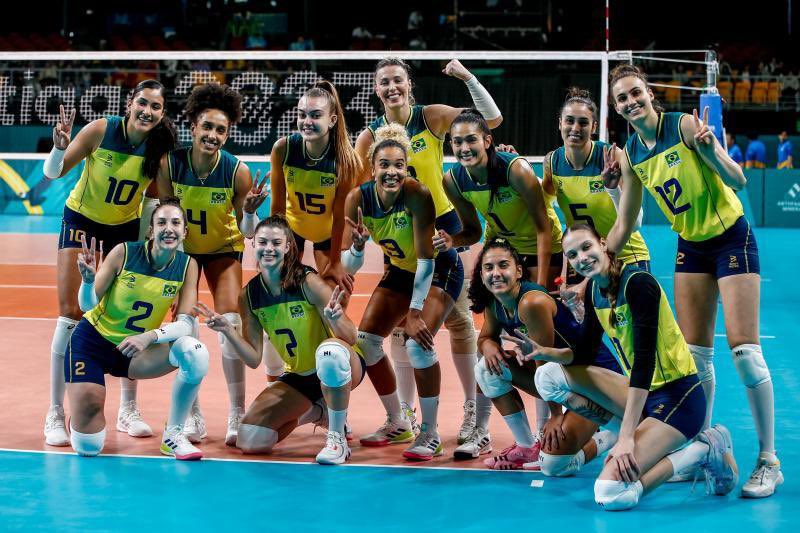 Pan 2023: Seleção brasileira garante prata no vôlei feminino