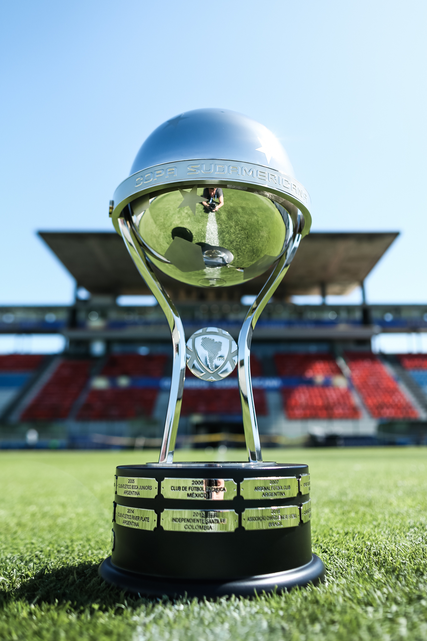 Fortaleza x LDU decidem a Copa Sul-Americana, Palmeiras e Flu jogam no Brasileirão; veja jogos de hoje e onde assistir